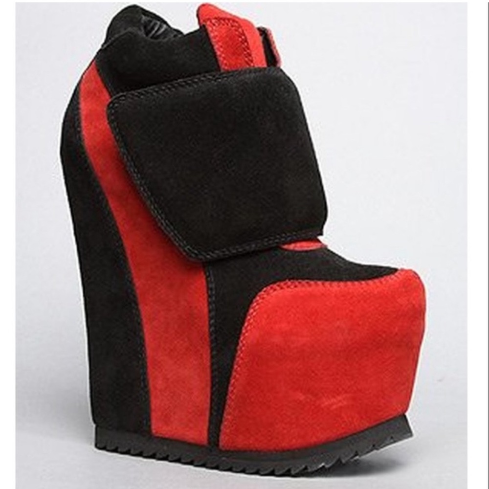 ***SOLD*** Jeffrey Campbell “Succession” Wedges *VERY RARE*